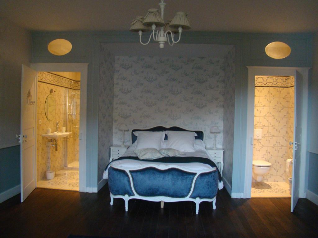 Bed and Breakfast Gentilhommière Eaux Bleues à Ecot-la Combe Chambre photo