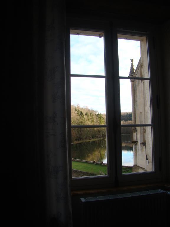 Bed and Breakfast Gentilhommière Eaux Bleues à Ecot-la Combe Chambre photo